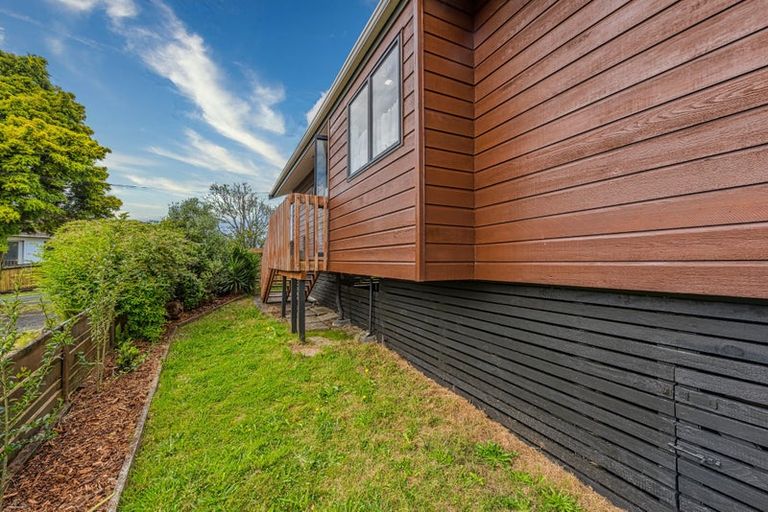Photo of property in 2/109 Don Buck Road, Massey, Auckland, 0614