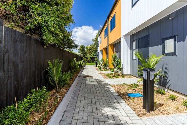 Photo of property in 14/128 Onewa Road, Northcote, Auckland, 0627