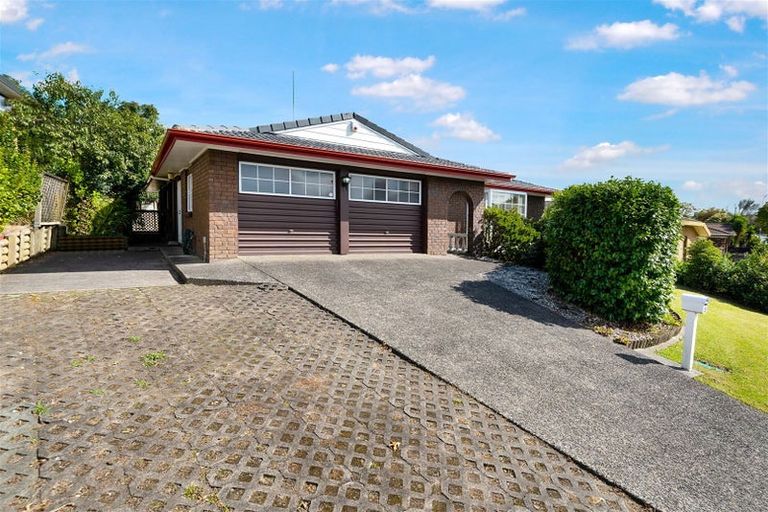 Photo of property in 19 Palomino Drive, Henderson, Auckland, 0612