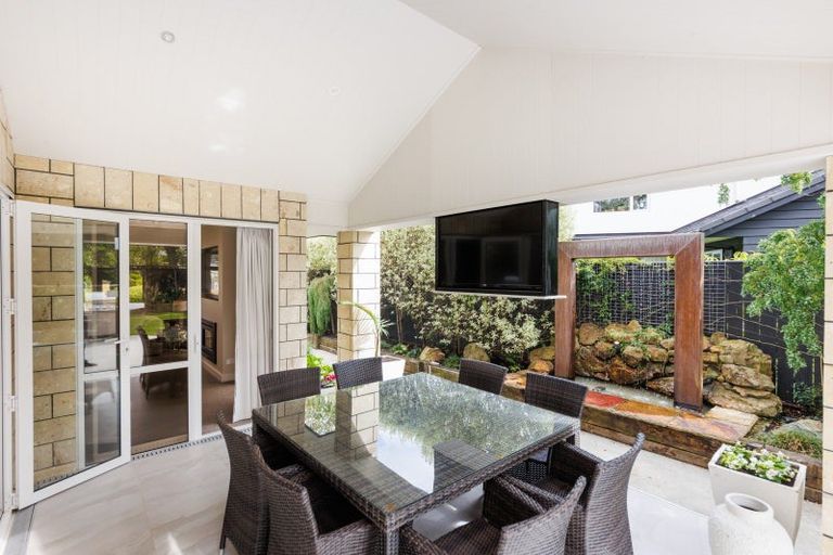 Photo of property in 9 Riverstone Grove, Hokowhitu, Palmerston North, 4410