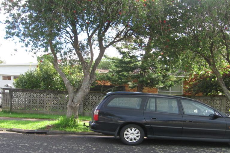 Photo of property in 18 Wycherley Drive, Bucklands Beach, Auckland, 2014