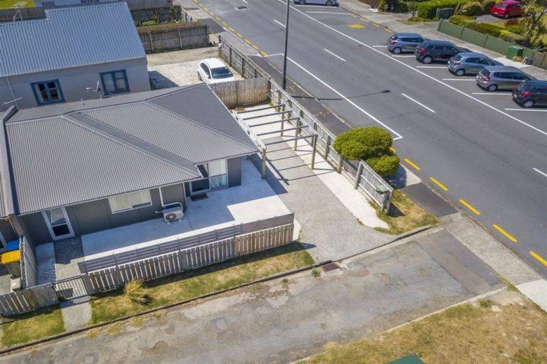 Photo of property in 12 Whitehouse Road, Titahi Bay, Porirua, 5022