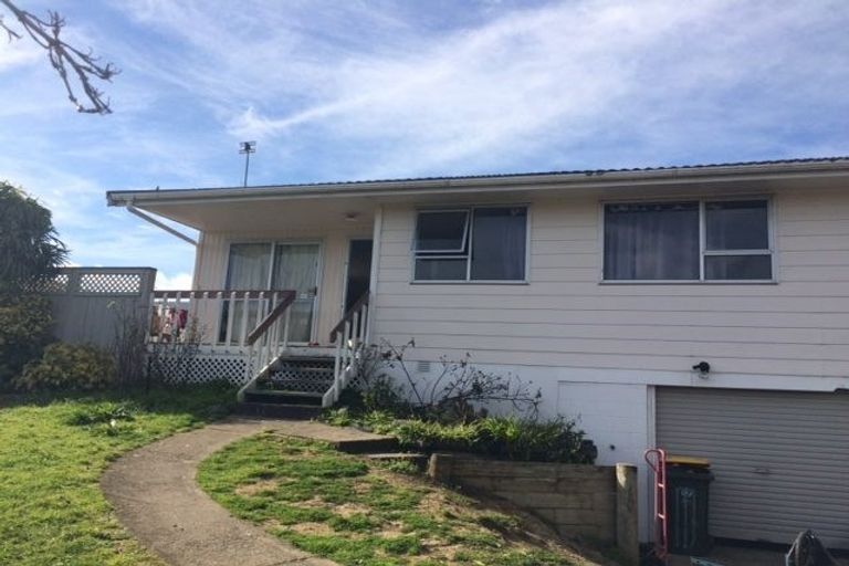 Photo of property in 4 Trounson Avenue, Clendon Park, Auckland, 2103