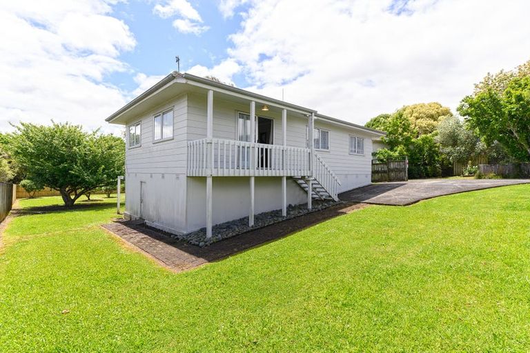 Photo of property in 106 Borich Road, Sunnyvale, Auckland, 0612