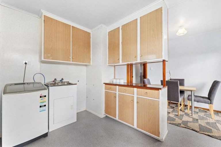 Photo of property in 4 Pomelo Road, Te Atatu South, Auckland, 0610