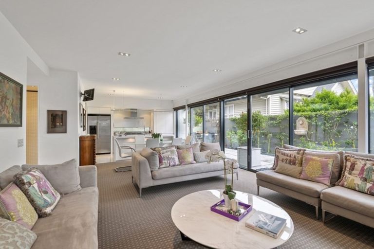 Photo of property in 43 Beveridge Street, Christchurch Central, Christchurch, 8013