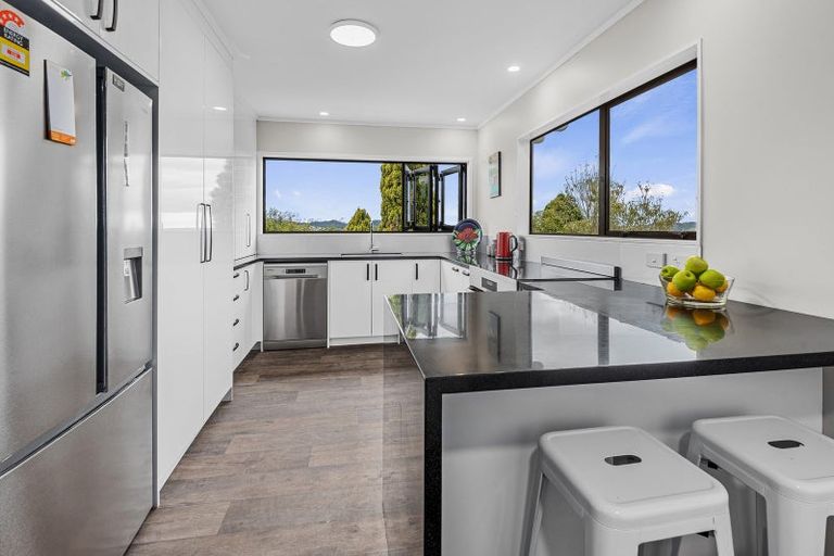 Photo of property in 13 Barclay Place, Te Kamo, Whangarei, 0112