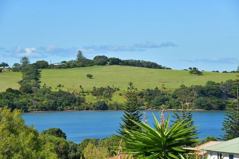 Photo of property in 10 Everard Avenue, Army Bay, Whangaparaoa, 0930