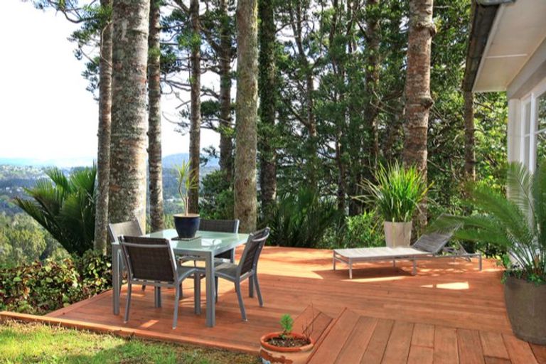 Photo of property in 108 Scenic Drive, Titirangi, Auckland, 0604