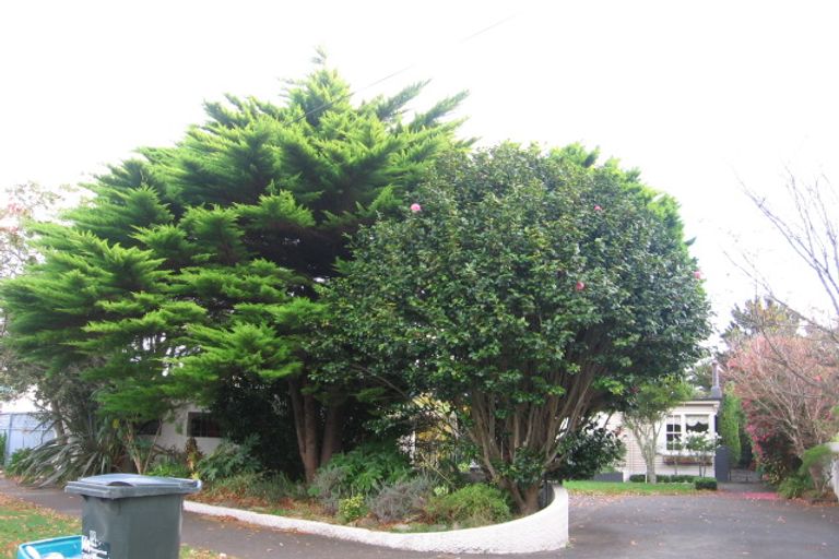 Photo of property in 47 Hautana Street, Woburn, Lower Hutt, 5010