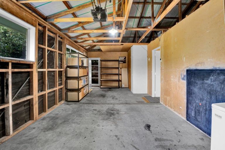 Photo of property in 14 Heaphy Road, Opunake, 4616