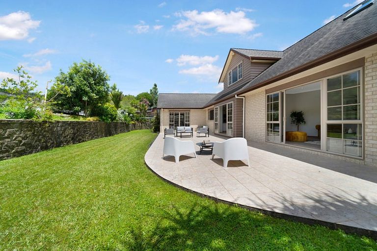 Photo of property in 3 Napuka Road, Henderson Valley, Auckland, 0612