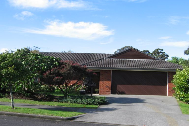 Photo of property in 38 Channing Crescent, Botany Downs, Auckland, 2010