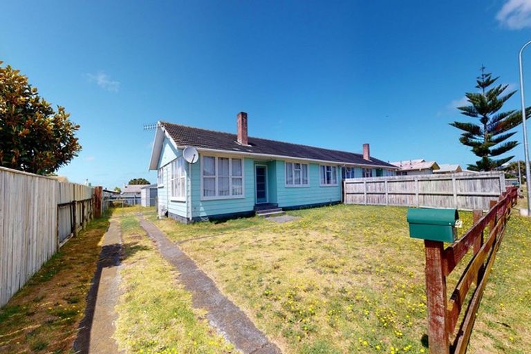 Photo of property in 60-62 Titoki Street, Castlecliff, Whanganui, 4501