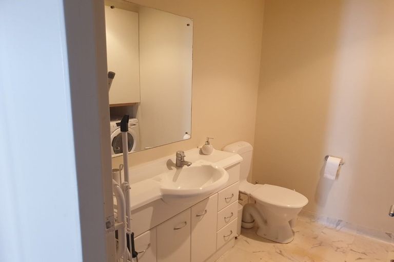 Photo of property in Terrace Heights Apartments, 11c/163 The Terrace, Wellington Central, Wellington, 6011