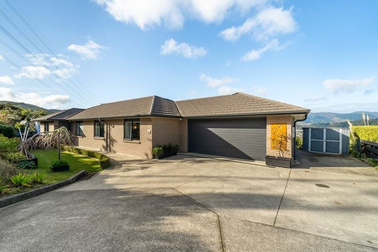 Photo of property in 23 Percy Kinsman Crescent, Riverstone Terraces, Upper Hutt, 5018