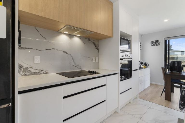 Photo of property in 890c Great South Road, Wiri, Auckland, 2104