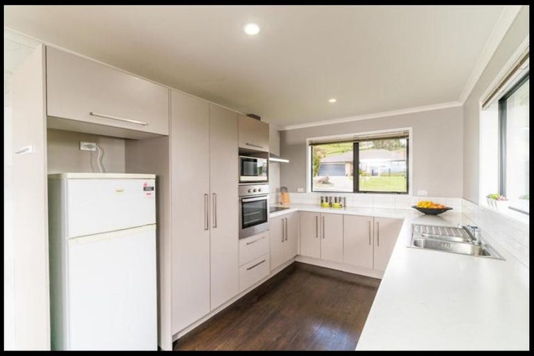 Photo of property in 12 Ballintoy Park Drive, Welcome Bay, Tauranga, 3175