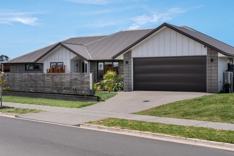 Photo of property in 1 Pimelea Street, Papamoa Beach, Papamoa, 3118
