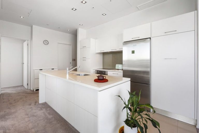Photo of property in Sentinel Apartments, 806/3 Northcroft Street, Takapuna, Auckland, 0622