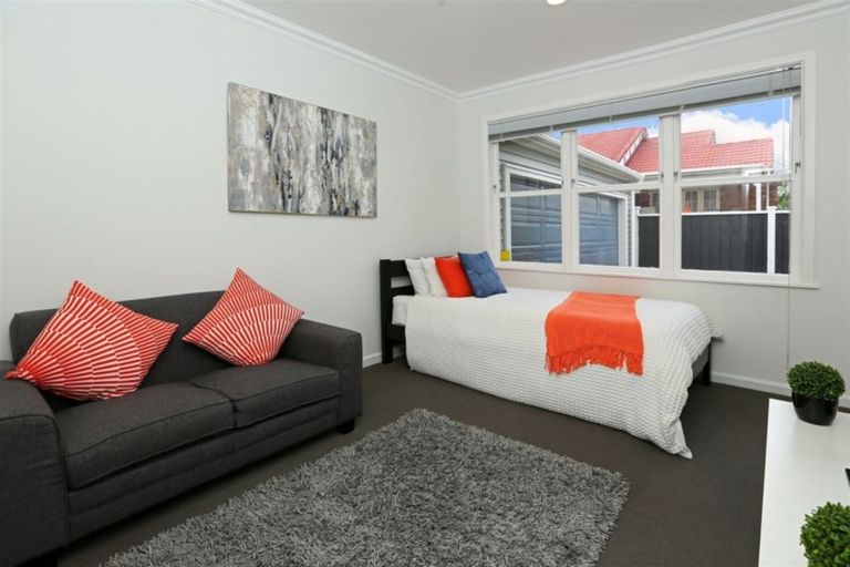 Photo of property in 27 Norcross Avenue, Henderson, Auckland, 0612