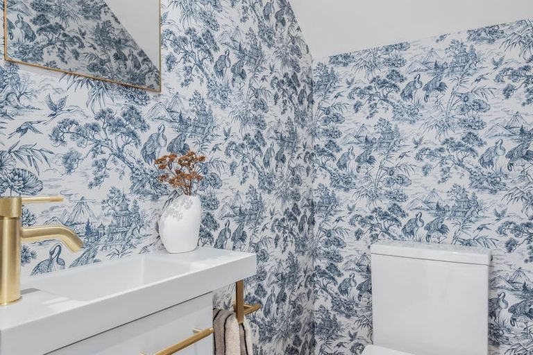 Photo of property in 2/17 Hewitts Road, Merivale, Christchurch, 8014