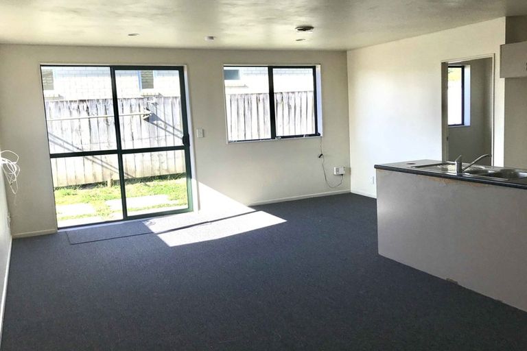 Photo of property in 36 Woodbank Drive, Glen Eden, Auckland, 0602