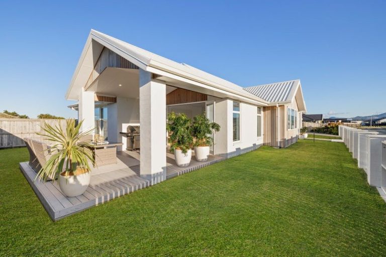 Photo of property in 4 Kuakua Close, Papamoa Beach, Papamoa, 3118