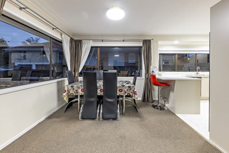 Photo of property in 2/136 Rangitoto Road, Papatoetoe, Auckland, 2025