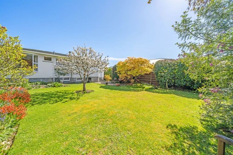 Photo of property in 5 Kukupa Grove, Heretaunga, Upper Hutt, 5018
