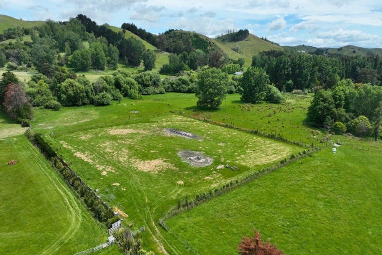 Photo of property in 1745b Longbush Road, Longbush, 5884