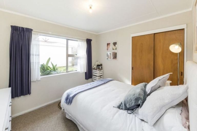 Photo of property in 80 John F Kennedy Drive, Milson, Palmerston North, 4414