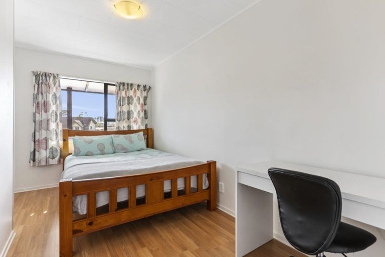 Photo of property in 54 Glennandrew Drive, Half Moon Bay, Auckland, 2012