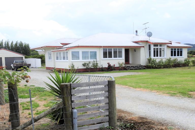 Photo of property in 17 Cemetery Road, Patutahi, Gisborne, 4072