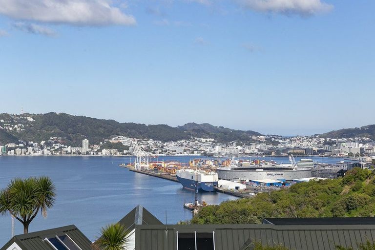 Photo of property in 68a Rama Crescent, Khandallah, Wellington, 6035