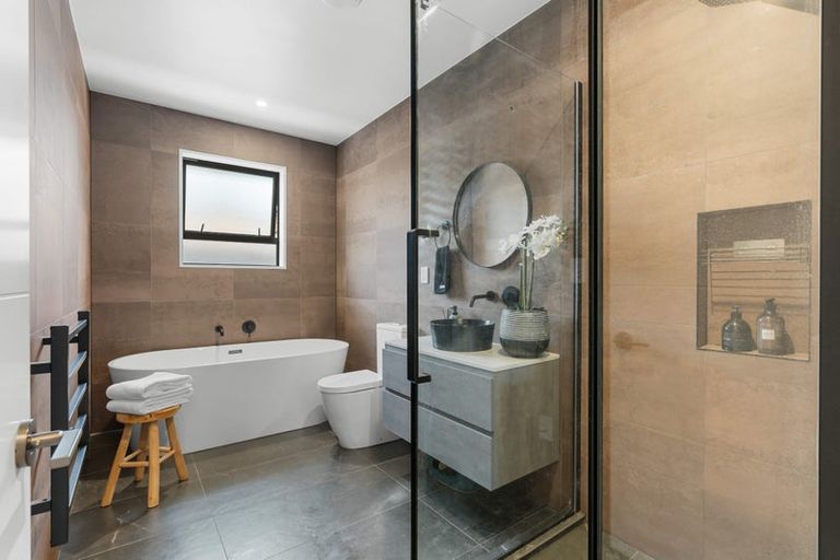 Photo of property in 6 Fairbairn Close, Halswell, Christchurch, 8025