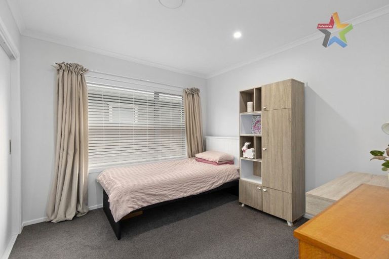 Photo of property in 5 Takapo Grove, Kelson, Lower Hutt, 5010