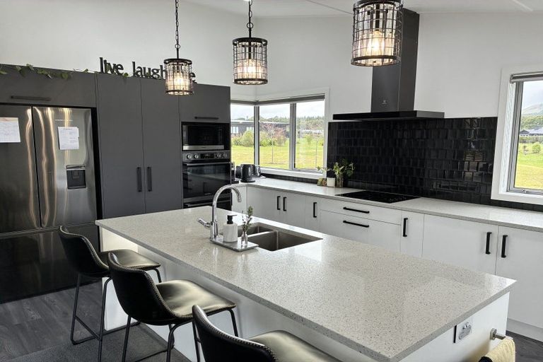 Photo of property in 24 Oakdale Drive, Kinloch, Taupo, 3377