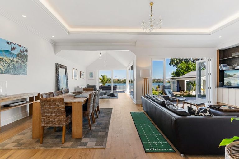 Photo of property in 21 Norwood Road, Bayswater, Auckland, 0622