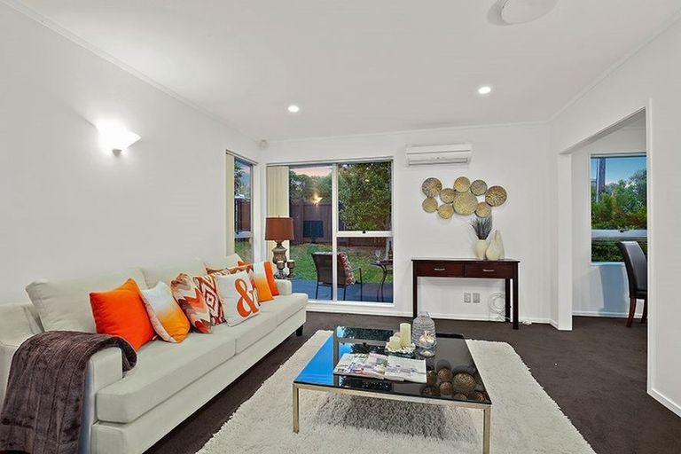 Photo of property in 33 Triangle Road, Massey, Auckland, 0614