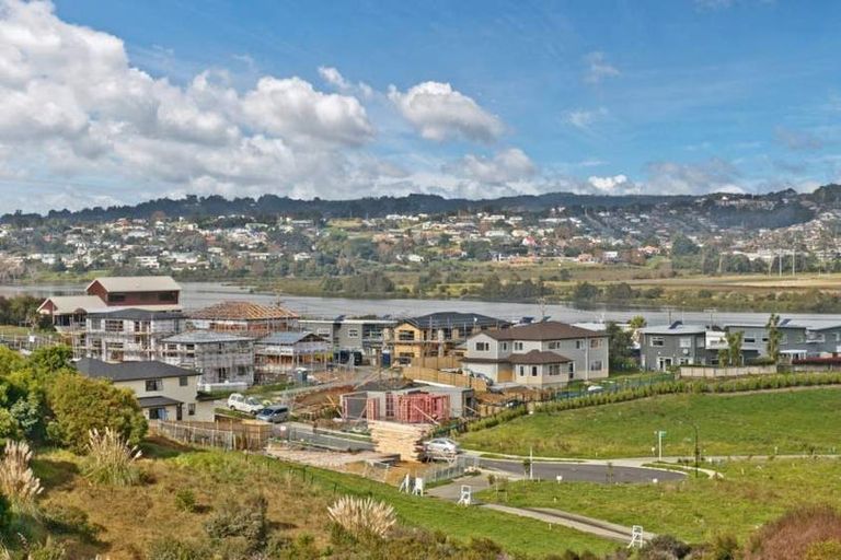 Photo of property in 14 Ascension Crescent, Orewa, 0931