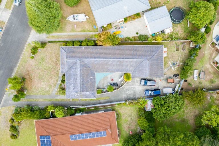 Photo of property in 8 Graham Street, One Tree Point, 0118