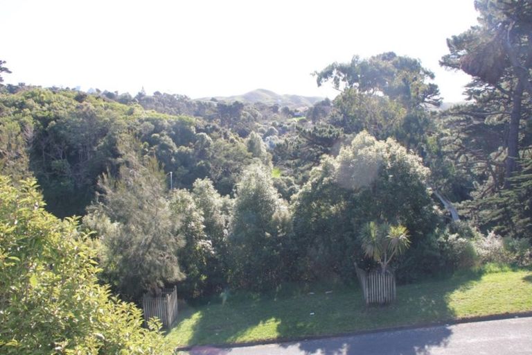 Photo of property in 6 Wingfield Place, Churton Park, Wellington, 6037