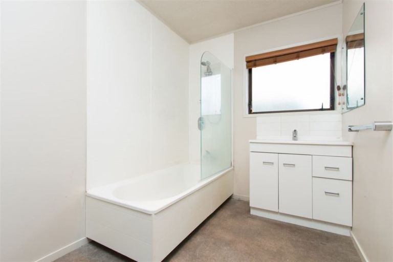 Photo of property in 2/6 Miami Street, Mangere East, Auckland, 2024