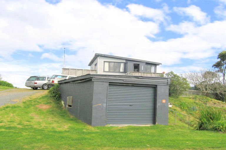 Photo of property in 303 Winifred Avenue, Whangamata, 3620