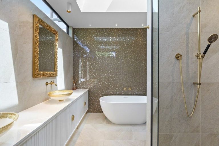 Photo of property in 32 Queens Avenue, Merivale, Christchurch, 8014