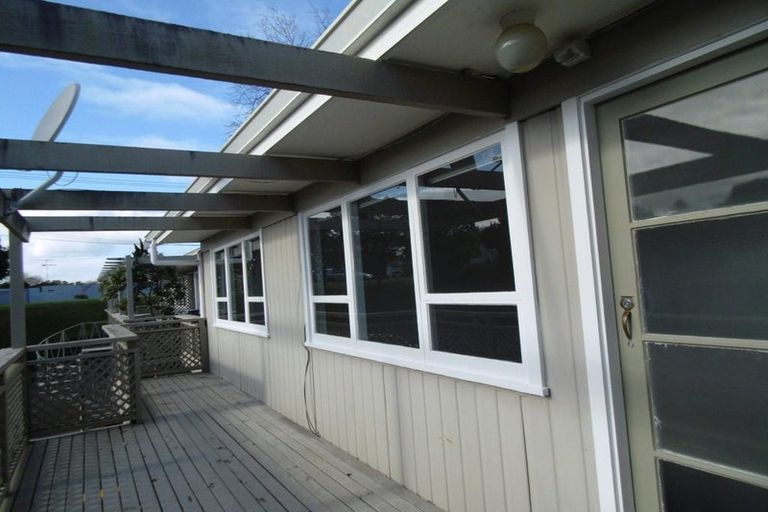 Photo of property in 170c Queen Street, Northcote Point, Auckland, 0627