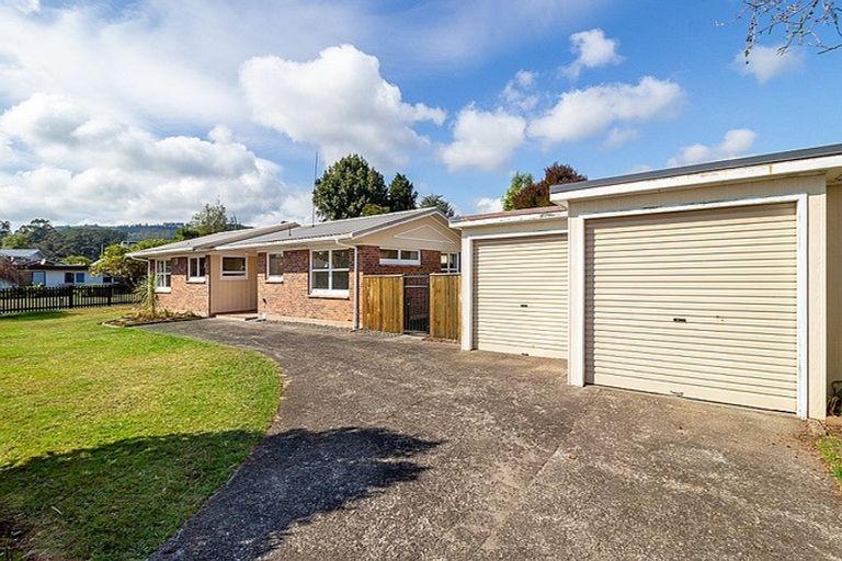 Photo of property in 1 Barron Crescent, Fenton Park, Rotorua, 3010