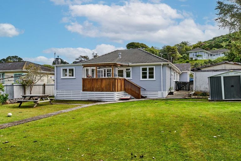 Photo of property in 9 Bledisloe Crescent, Wainuiomata, Lower Hutt, 5014