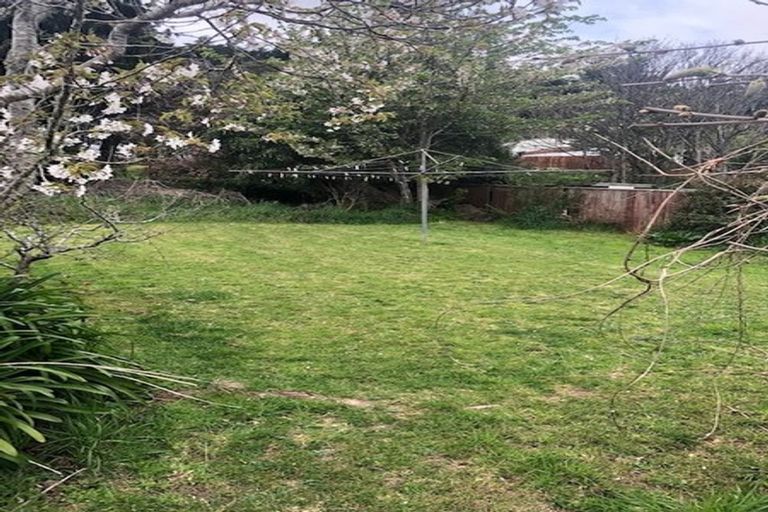 Photo of property in 21 Peel Place, Wainuiomata, Lower Hutt, 5014